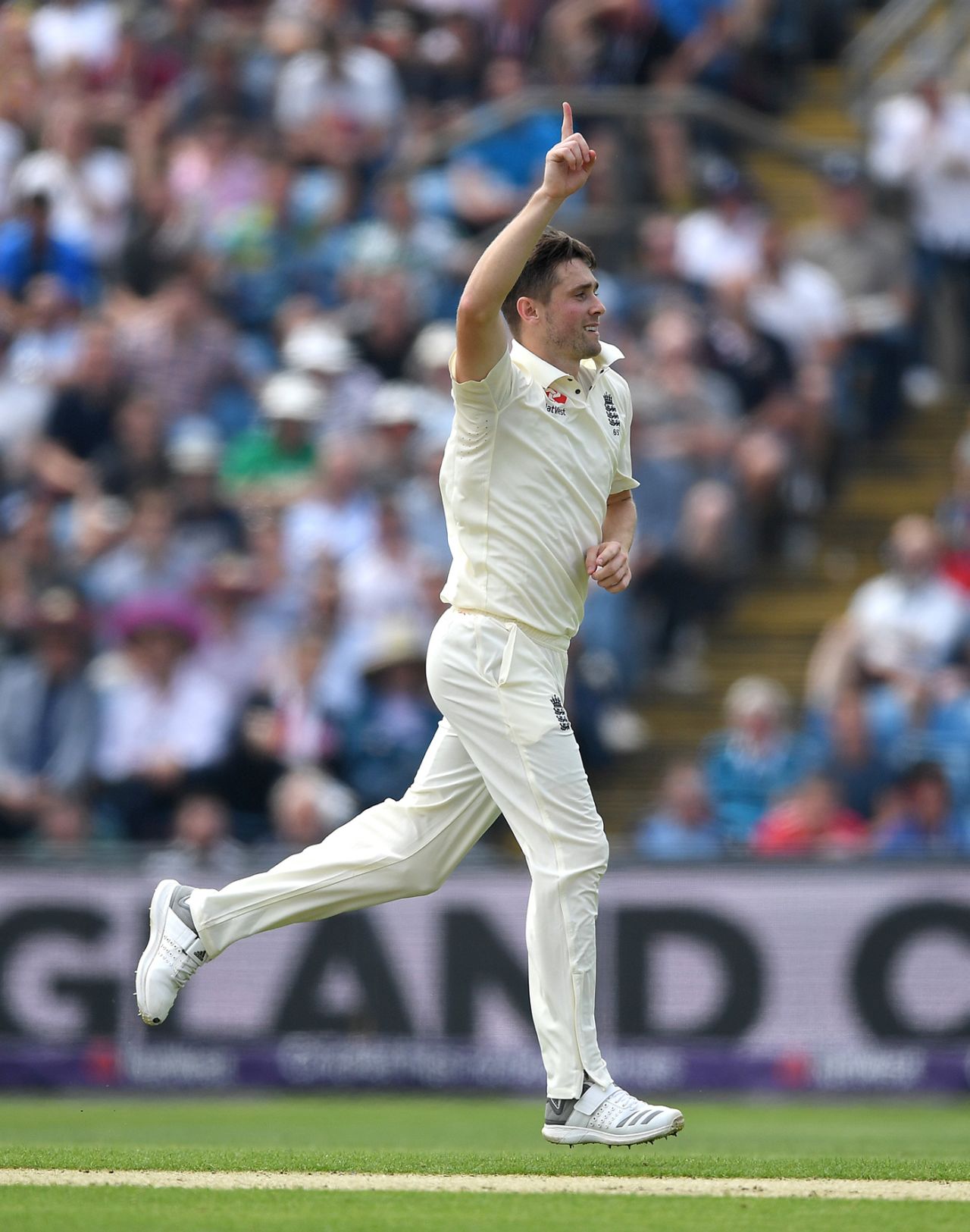 Chris Woakes made inroads on his return to the Test side, England v Pakistan, 2nd Test, Headingley, June 1, 2018