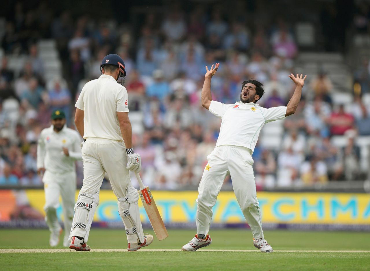 Hasan Ali struck late in the day to remove Alastair Cook, England v Pakistan, 2nd Test, Headingley, June 1, 2018