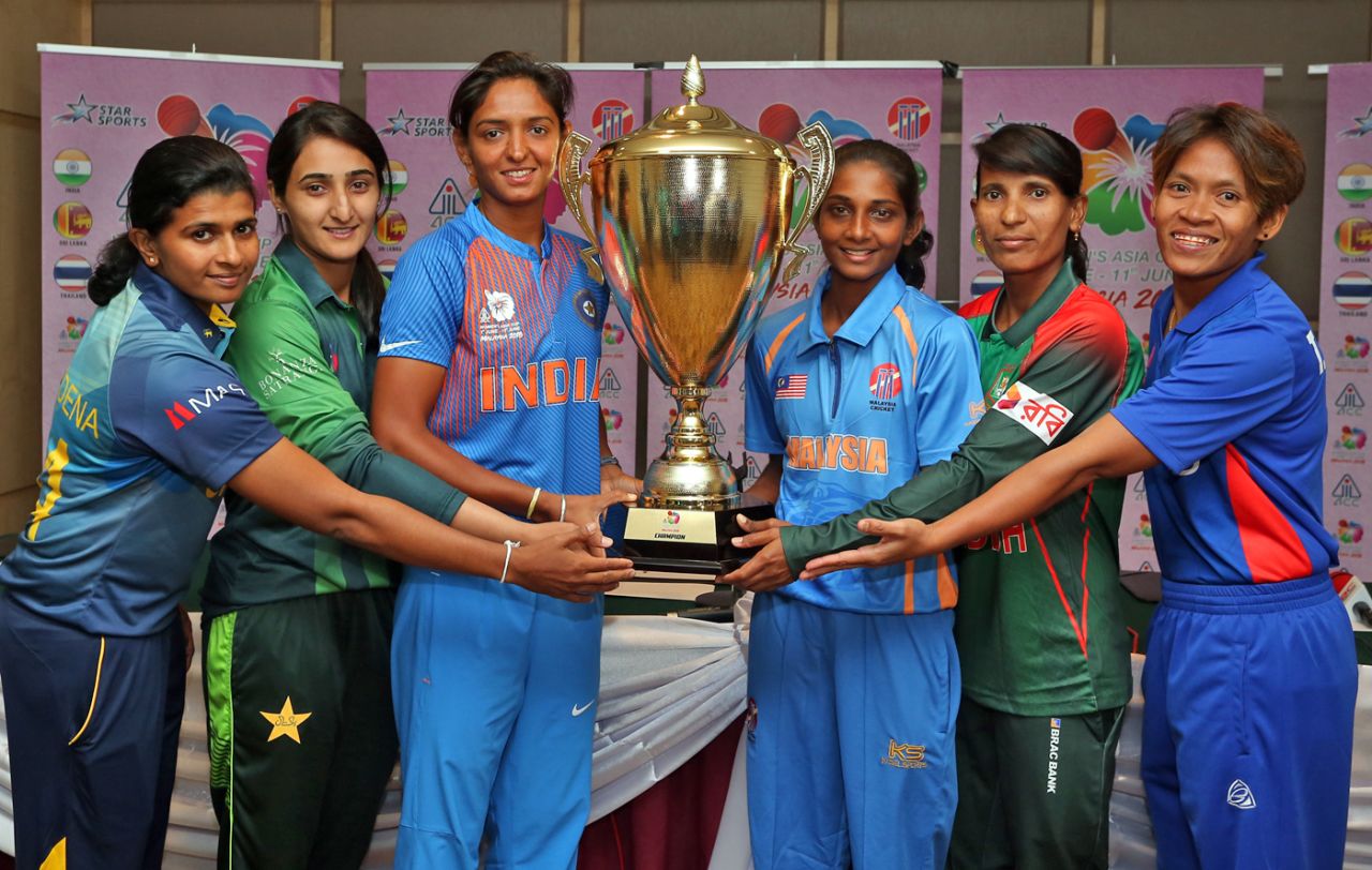 The captains of the six teams pose with the Asia Cup trophy, Women's T20 Asia Cup 2018, May 2, 2018, Kuala Lumpur