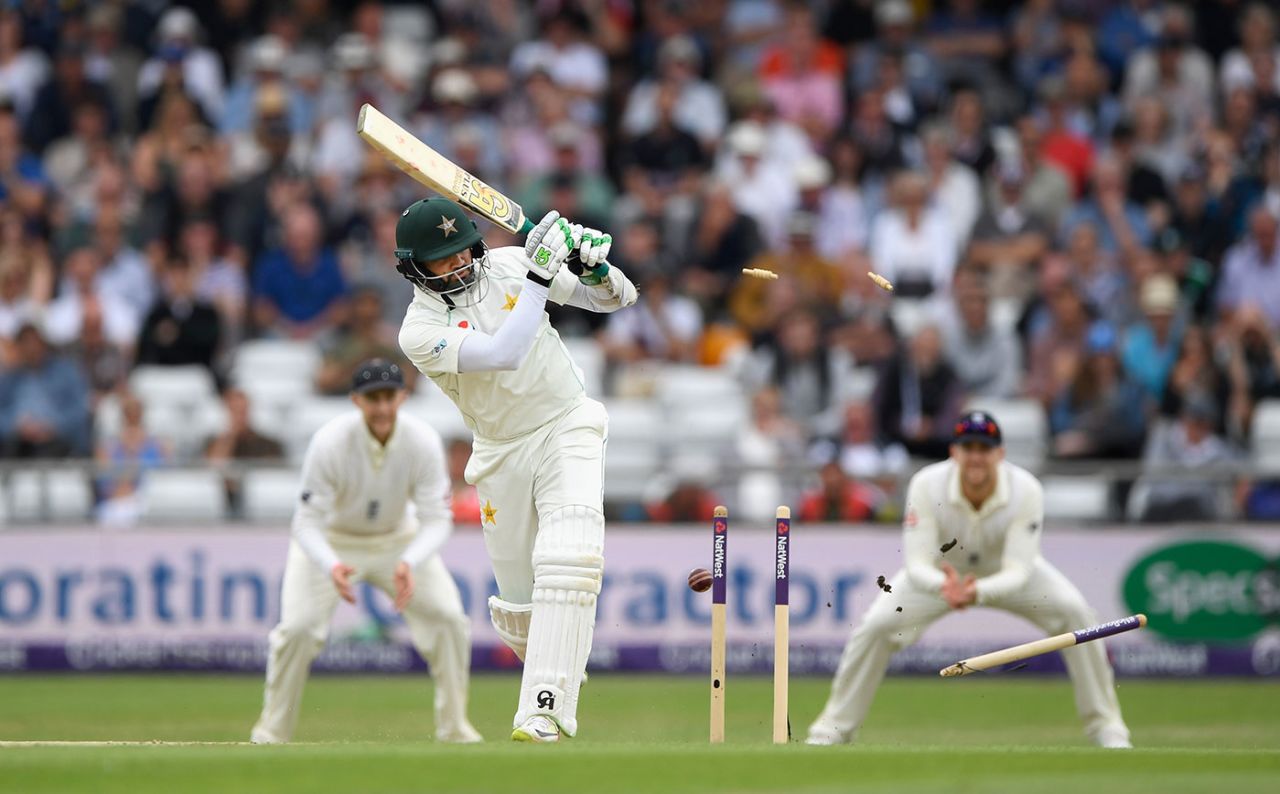 Azhar Ali's middle stump goes flying, England v Pakistan, 2nd Test, Headingley, June 3, 2018