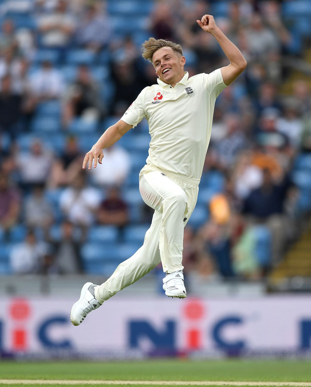 Sam Curran celebrates the wicket of Shadab Khan, England v Pakistan, 2nd Test, Headingley, June 3, 2018