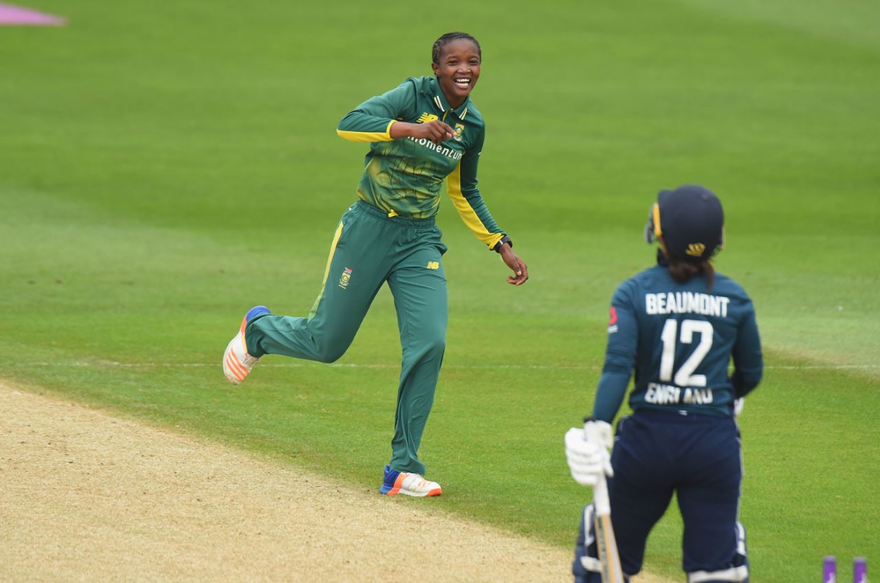 Ayabonga Khaka removes Tammy Beaumont, England v South Africa, 1st women's ODI, Worcester