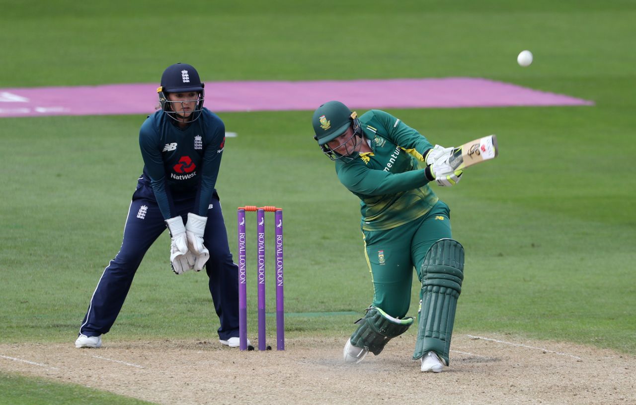 Lizelle Lee lofts one down the ground, England v South Africa, 1st women's ODI, Worcester