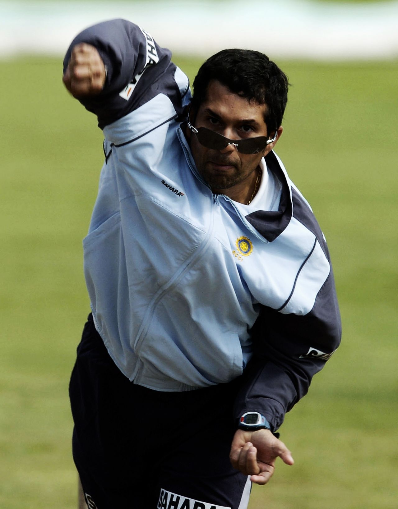 Sachin Tendulkar's sunglasses slip down while he bowls, Trent Bridge, August 31, 2004