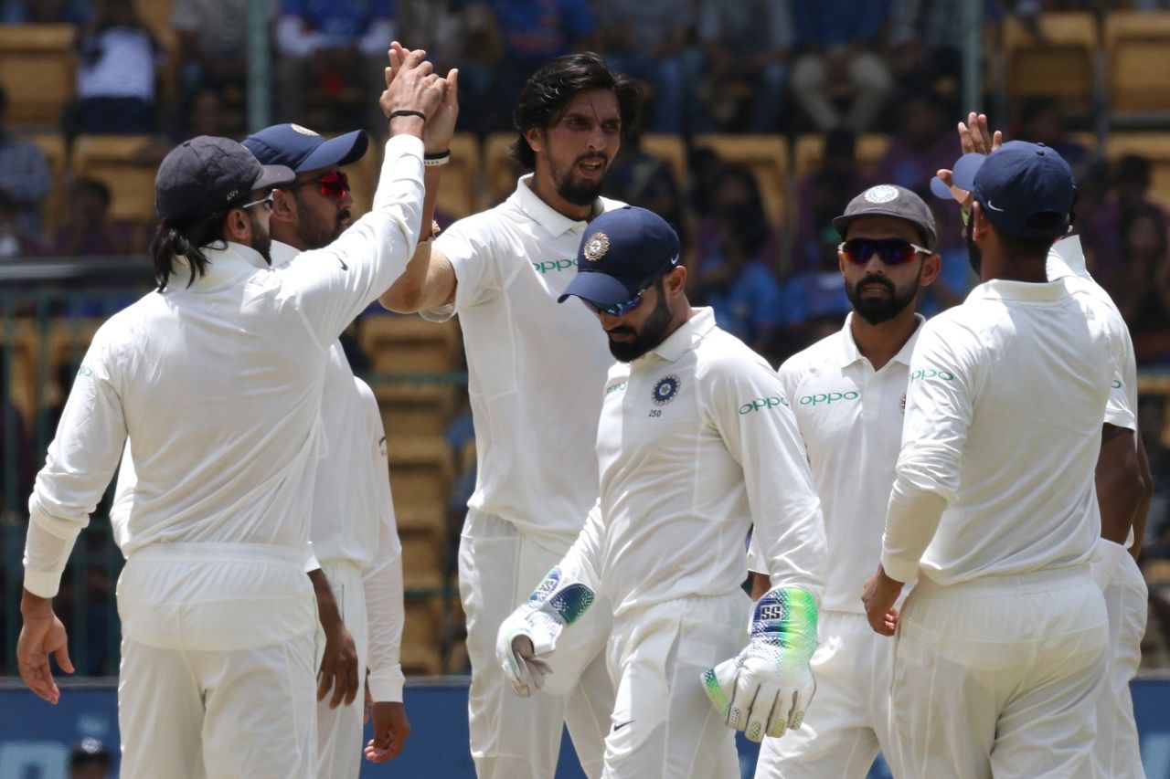 Ishant Sharma celebrates with team-mates, Only Test, Bengaluru, 2nd day, June 15, 2018
