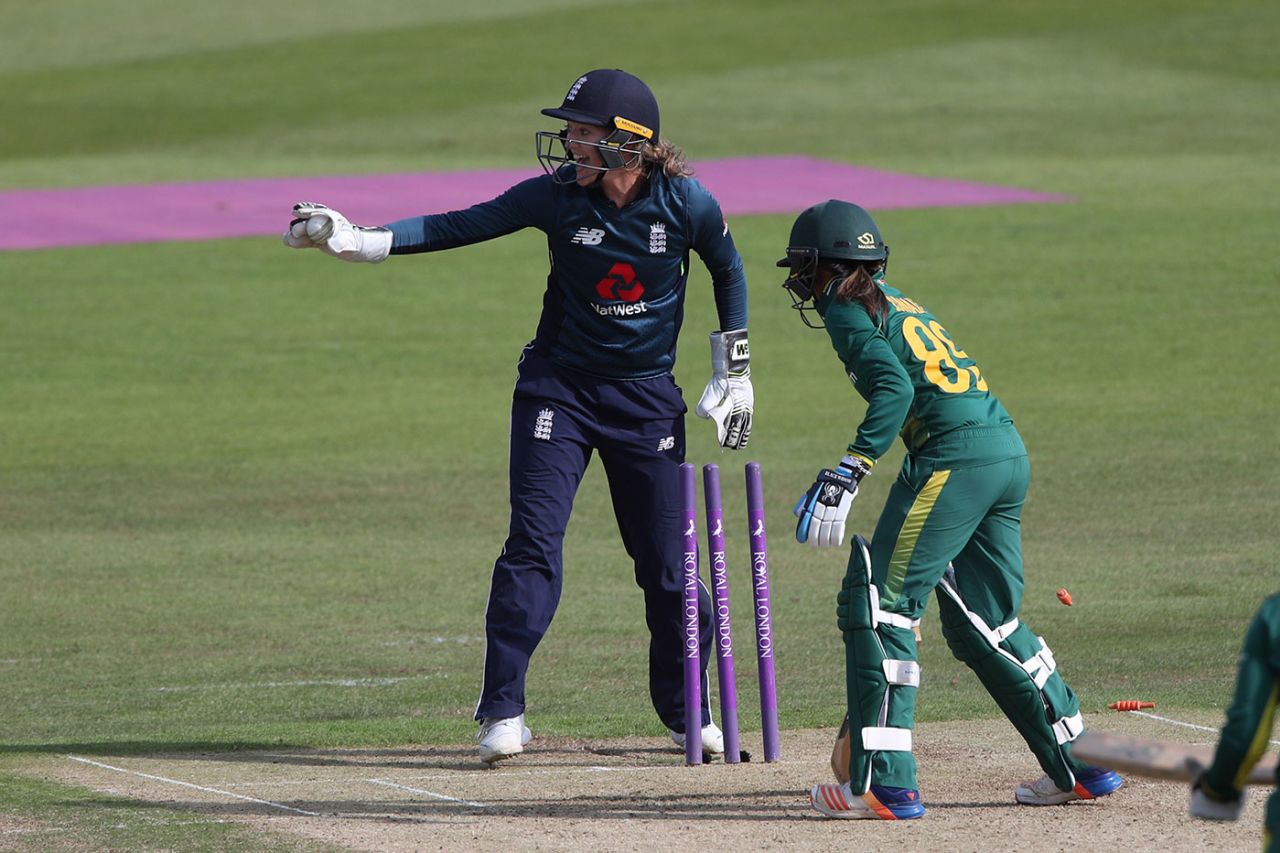 Sarah Taylor pulled off a sensational stumping, England v South Africa, 3rd women's ODI, Canterbury, 