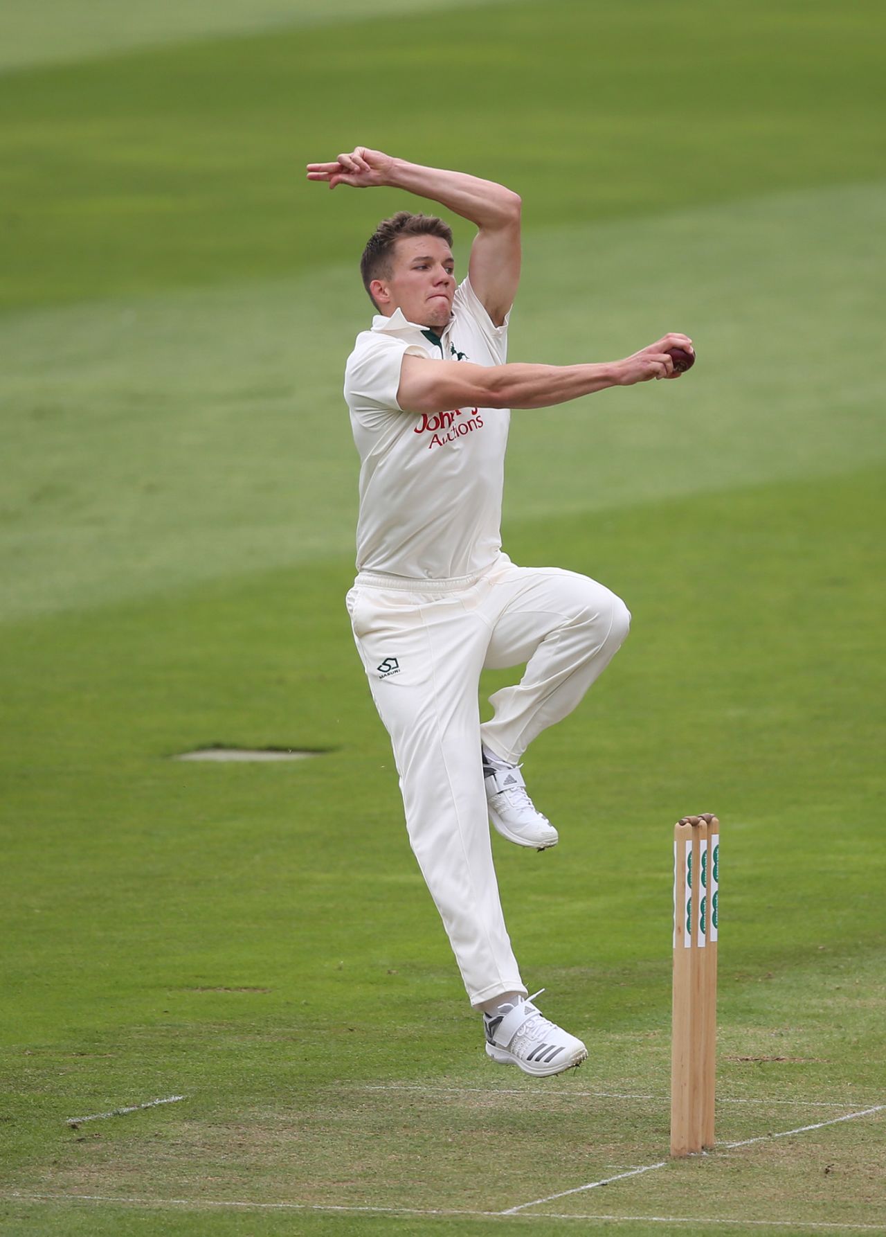 Matt Milnes in action, Somerset v Notts, Specsavers Championship Division One, Taunton, June 9, 2018