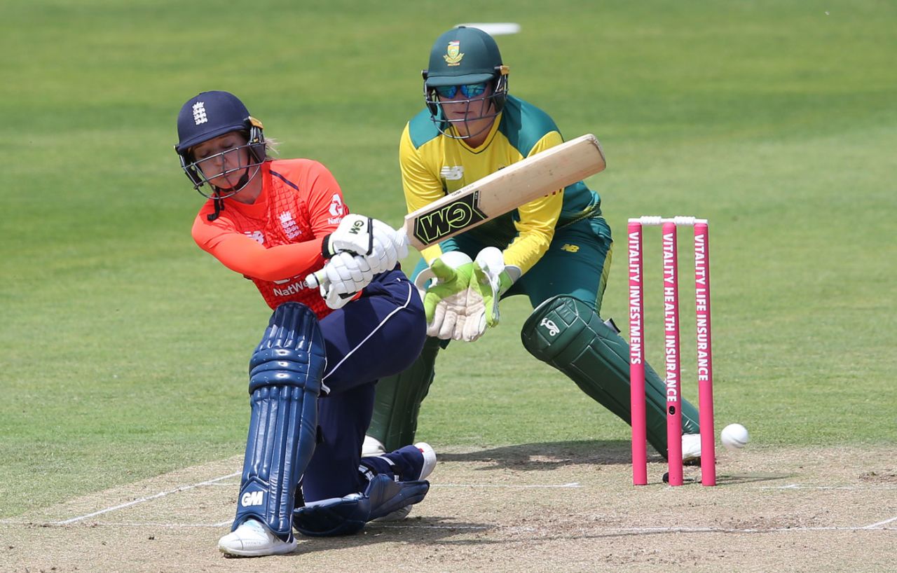 Sarah Taylor struck several early boundaries, England v South Africa, women's T20 tri-series, Taunton, June 23, 2018