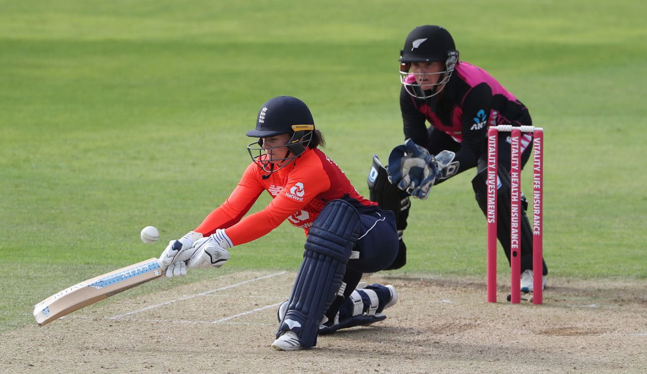 Tammy Beaumont brought out the reverse-sweep, England v New Zealand, women's T20 tri-series, Taunton, June 23, 2018
