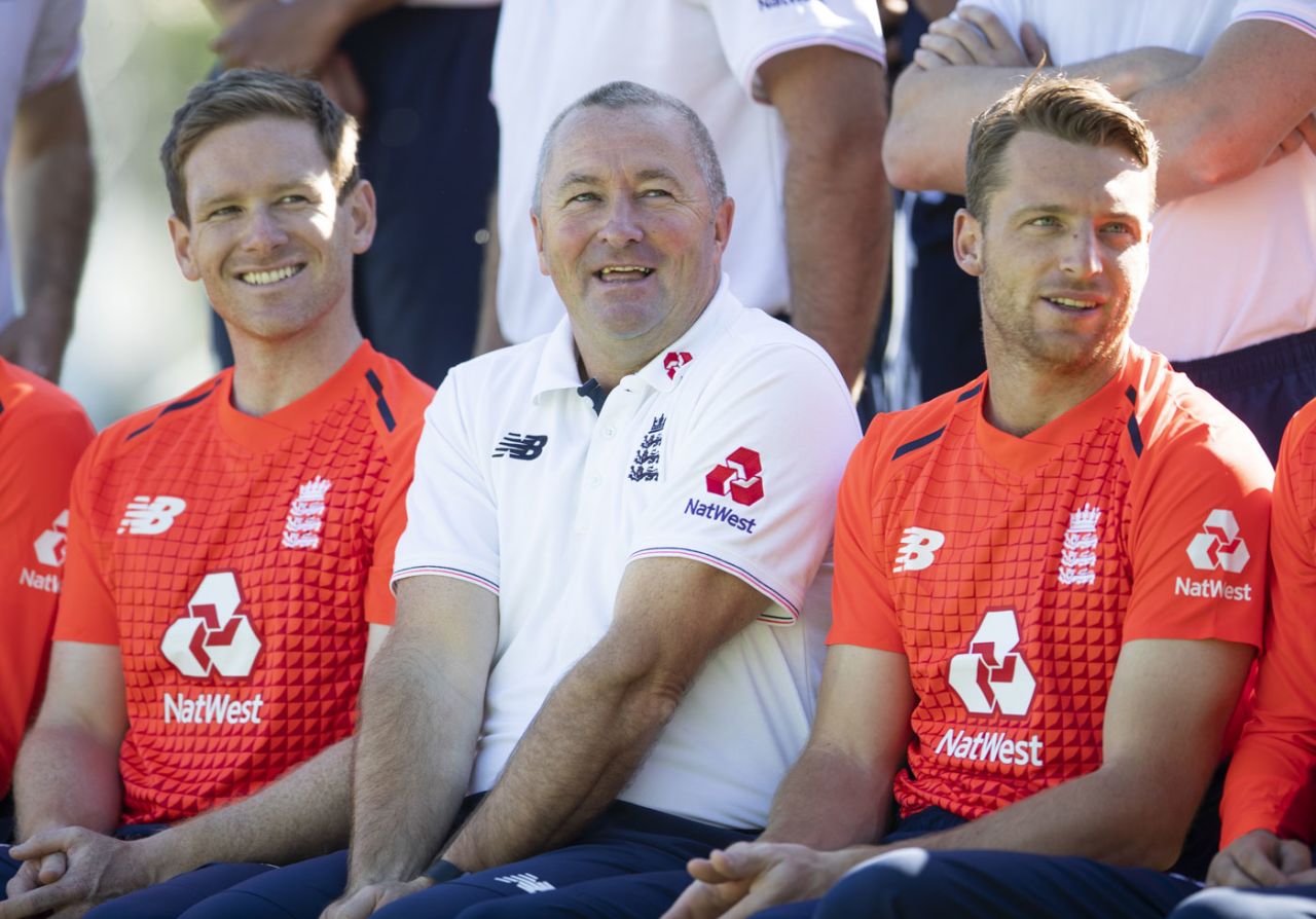Stand-in coach Paul Farbrace is flanked by Eoin Morgan and Jos Buttler, Edgbaston, June 26, 2018