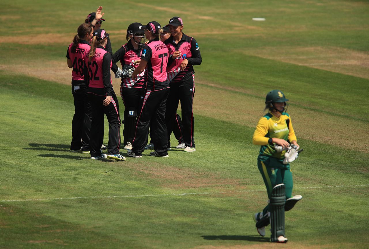 Dane van Niekerk falls against New Zealand, New Zealand v South Africa, women's T20 Triangular, Bristol, June 28, 2018