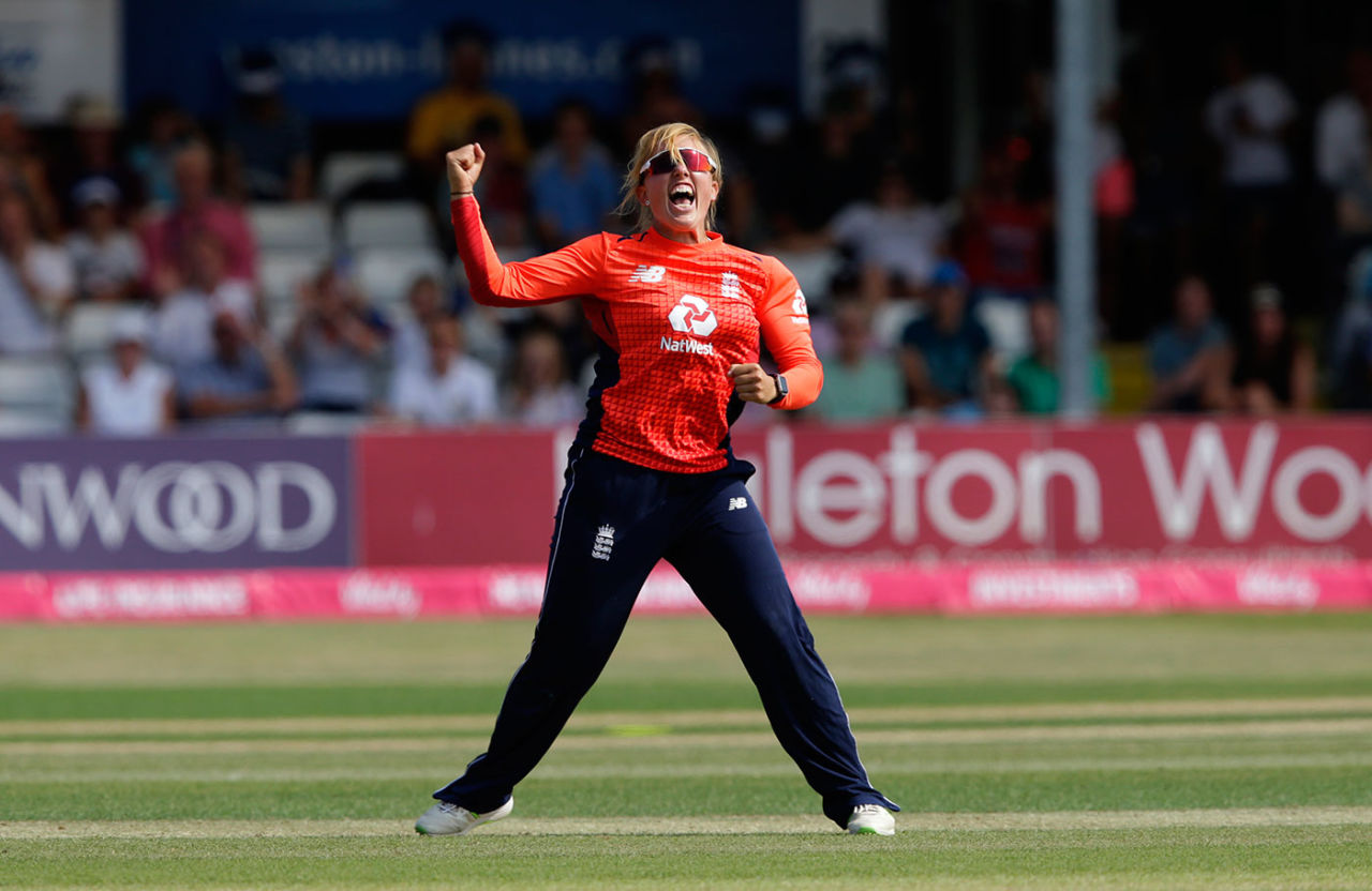 Danielle Hazell played an important role with her offspin, England Women v New Zealand, T20 tri-series, Final, Chelmsford, July 1, 2018