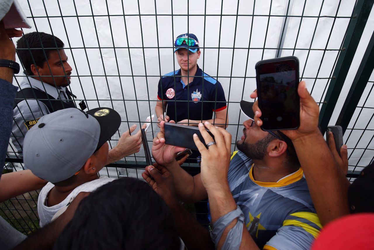 Steven Smith poses for a selfie with fans and signs autographs, Canada GLT20, July 2, 2018