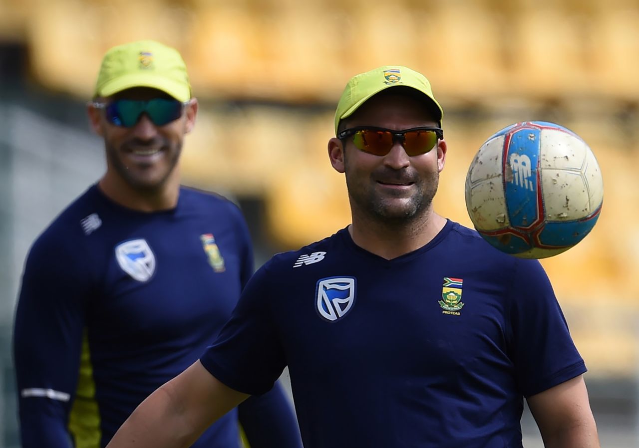 Dean Elgar practices ahead of South Africa's warm-up game, Colombo, July 5, 2018