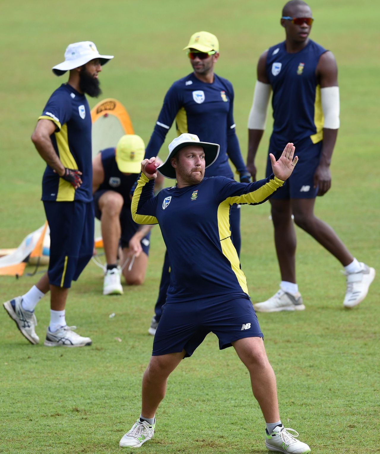 Shaun von Berg throws the ball during training, Colombo, July 5, 2018