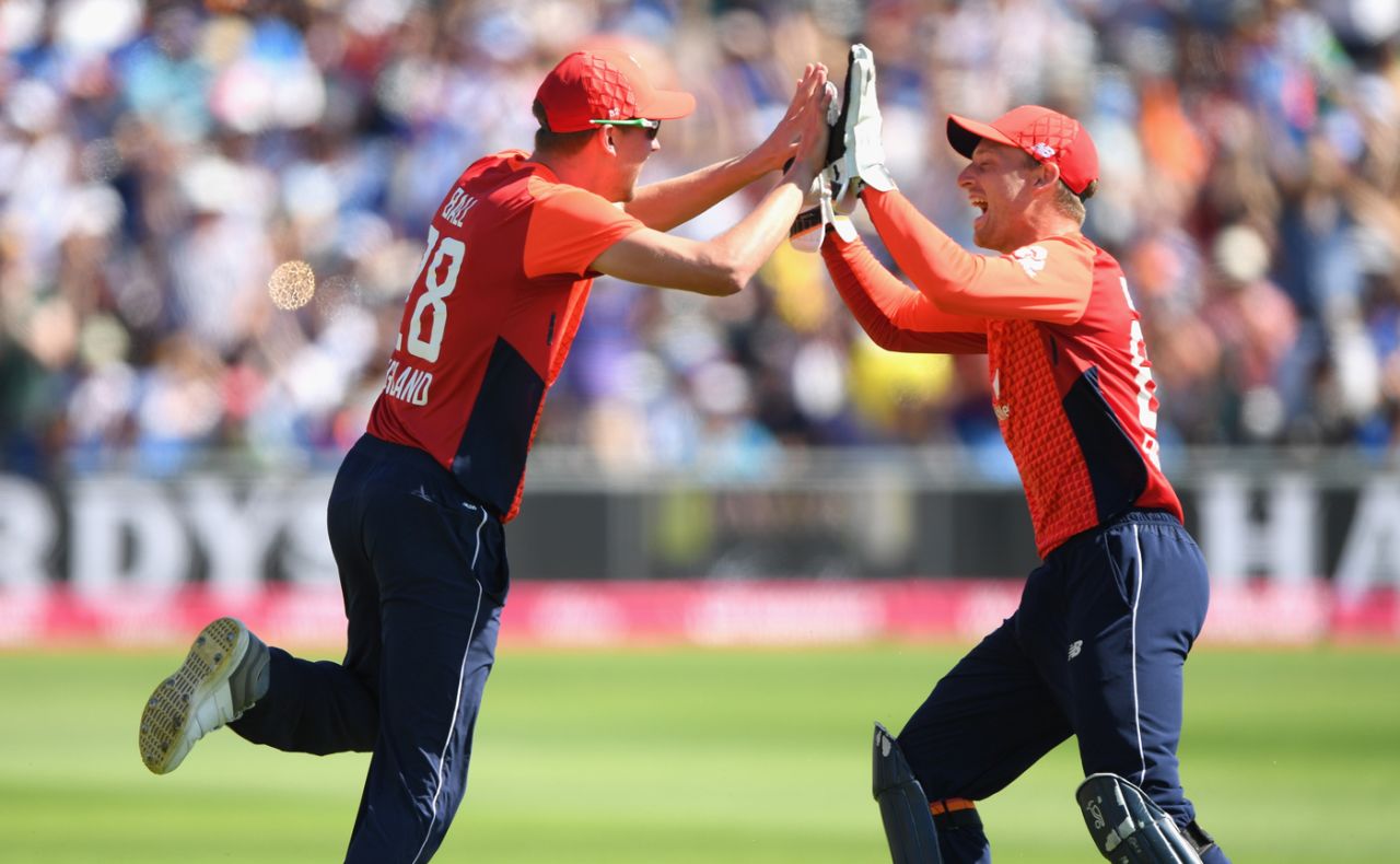 Jake Ball and Jos Buttler exchange high-fives, England v India, 3rd T20I, Final, Bristol, July 8, 2018
