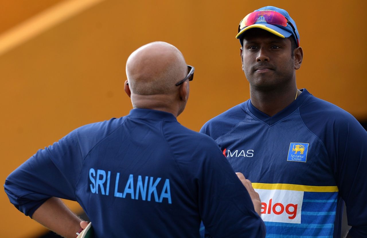 Sri Lanka coach Chandika Hathurusingha speaks to Angelo Mathews during a training session, Sri Lanka v South Africa, 1st Test, Galle, July 11, 2018