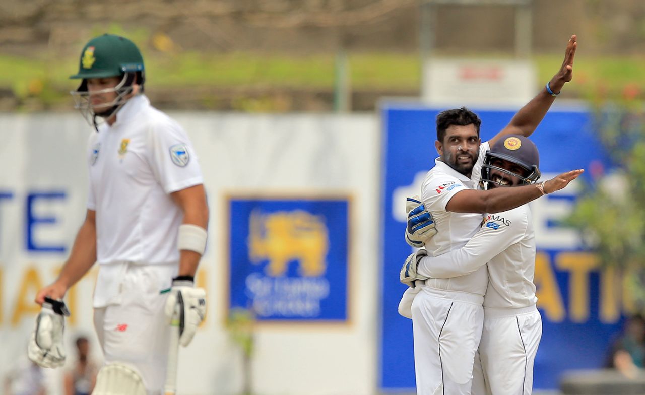 Dilruwan Perera gets a hug from Niroshan Dickwella, Sri Lanka v South Africa, 1st Test, Galle, 3rd day, July 14, 2018