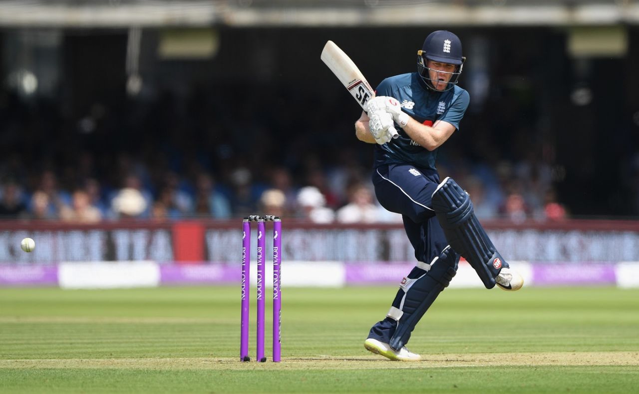 Eoin Morgan is struck by a short ball, England v India, 2nd ODI, Lord's, July 14, 2018