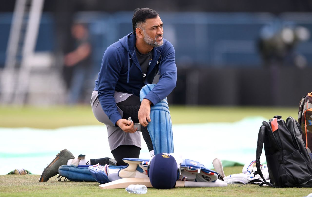 MS Dhoni buckles on his pads at India training, Headingley, July 16, 2018