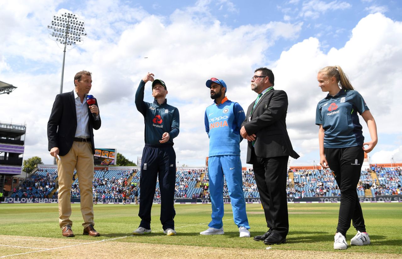 Eoin Morgan tosses the coin, England v India, 3rd ODI, Headingley, July 17, 2018