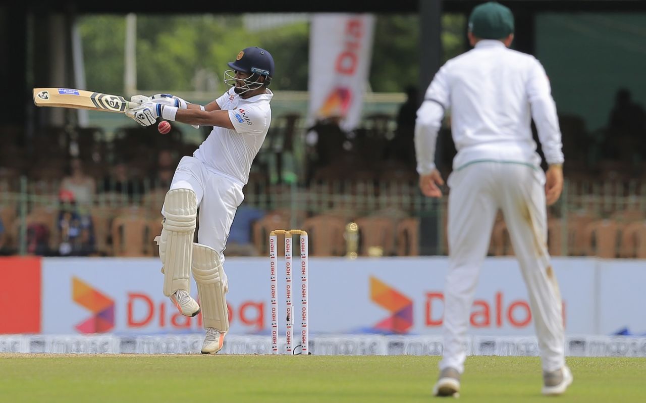 Dimuth Karunaratne goes for a pull, Sri Lanka v South Africa, 2nd Test, Colombo, 1st day, July 20, 2018