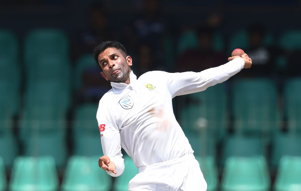 Keshav Maharaj prepares to send one down, Sri Lanka v South Africa, 2nd Test, SSC, 3rd day, July 22, 2018