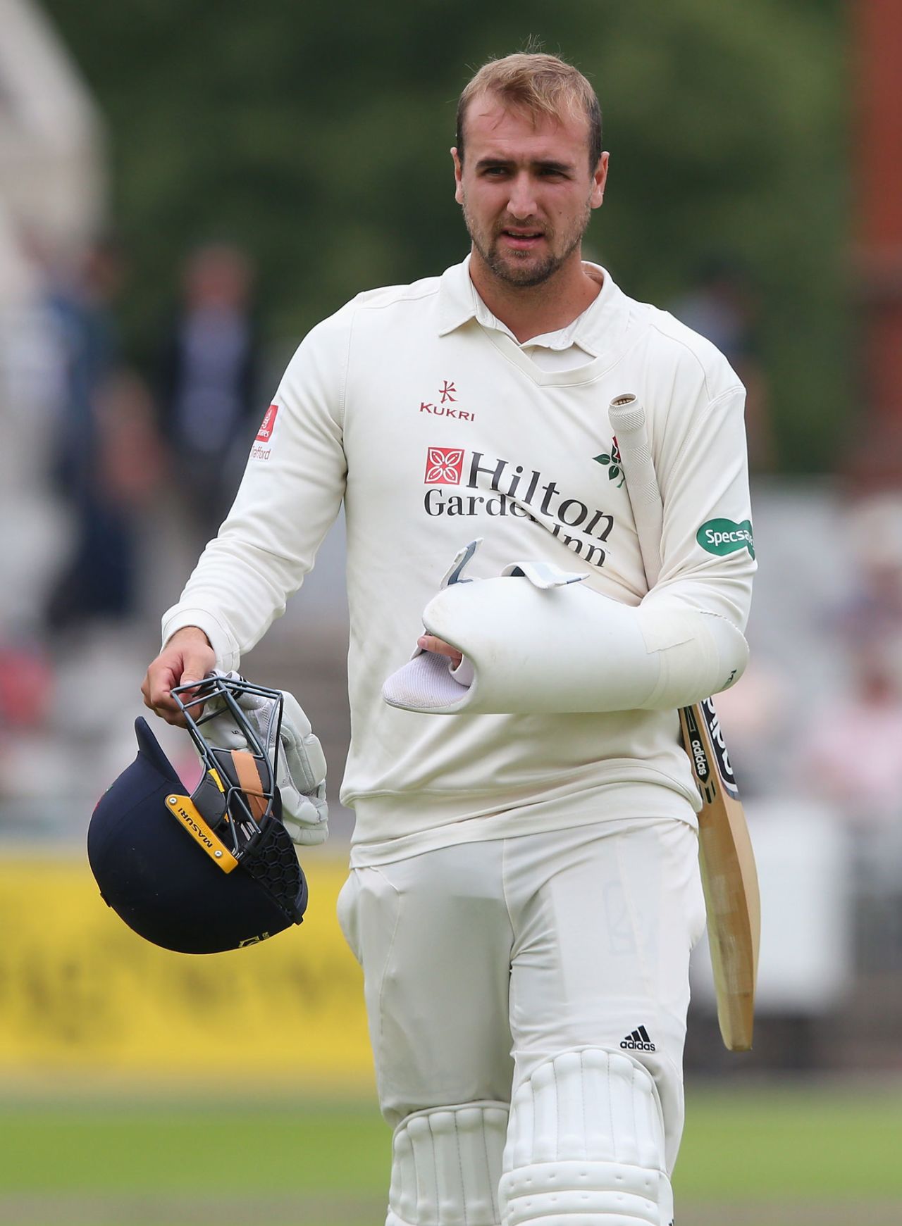 Liam Livingstone walked out to bat despite a broken thumb, Lancashire v Yorkshire, County Championship, Division Two, Cheltenham, July 24, 2018