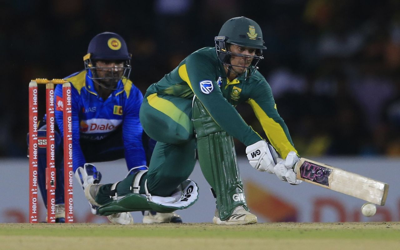 De Kock stretches out for a sweep, Sri Lanka v South Africa, 2nd ODI, Dambulla, August 1, 2018