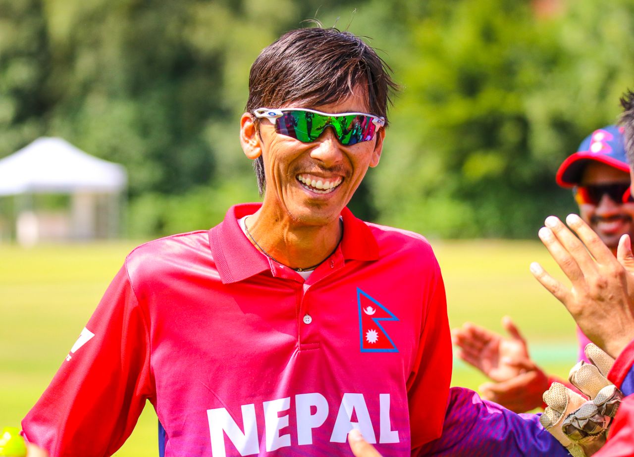 Shakti Gauchan walks through the guard of honor formed by his teammates, Netherlands v Nepal, 1st ODI, Amstelveen, August 1, 2018