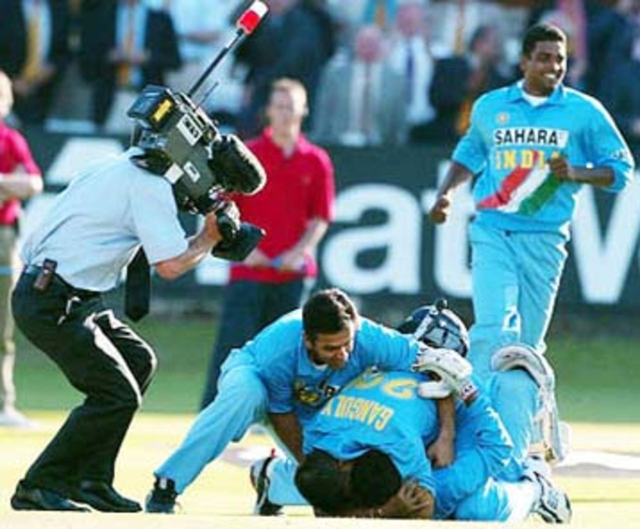 Ganguly and Dravid swamp Mohammad Kaif after he led India to a famous win