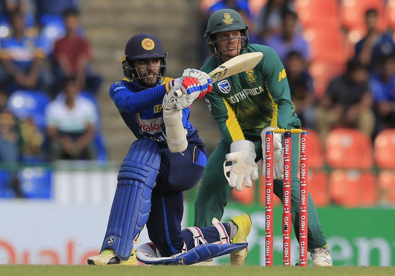 Dhananjaya de Silva plays a sweep, Sri Lanka v South Africa, 3rd ODI, Pallekele, August 5, 2018
