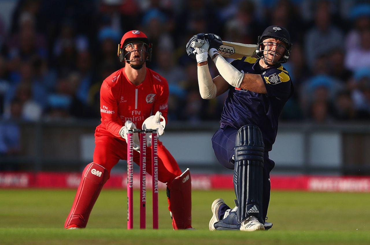 David Willey opens his shoulders, Yorkshire v Lancashire, T20 Blast, North Group, Headingley, August 9, 2018