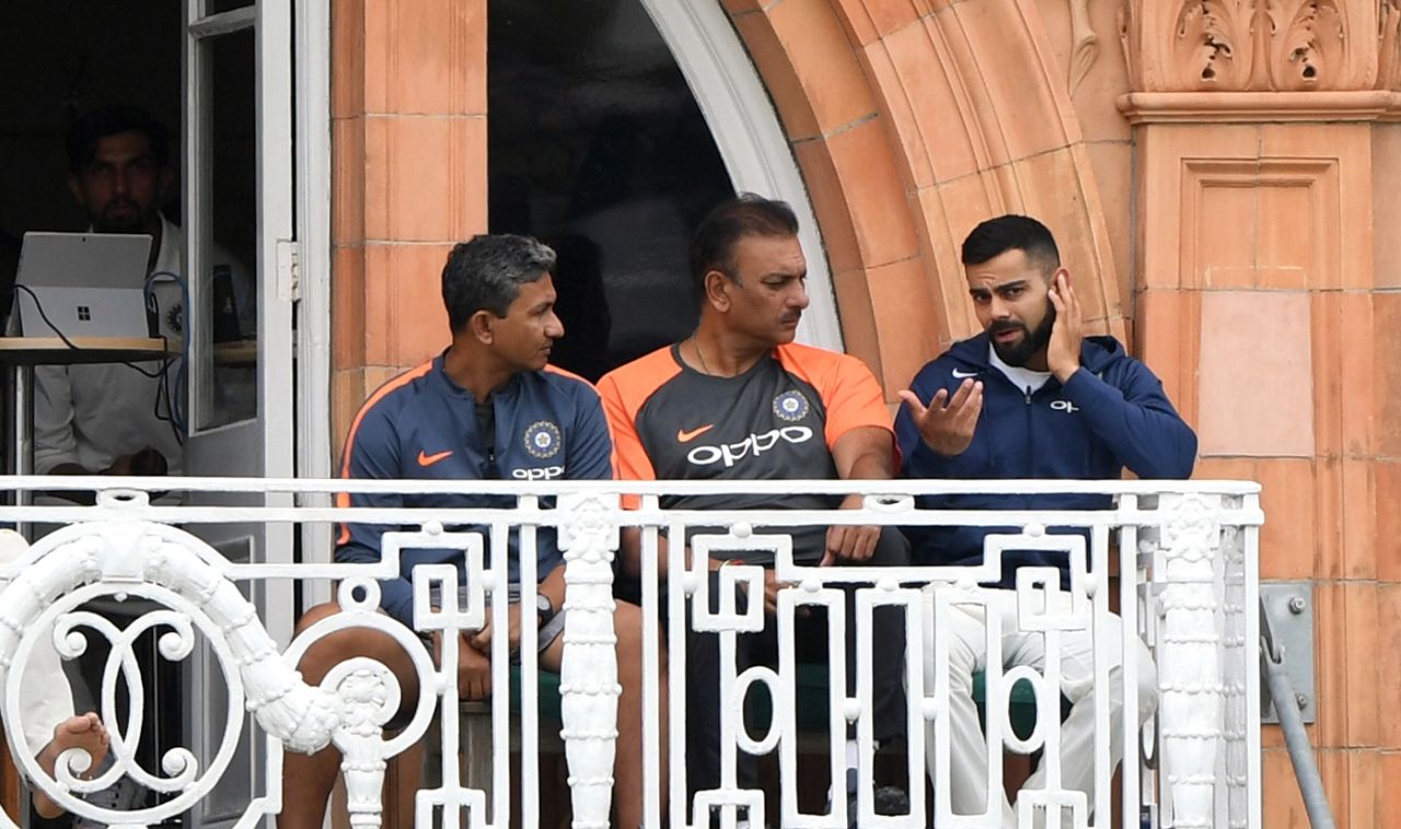 Virat Kohli, Ravi Shastri and Sanjay Bangar deep in discussion, England vs India, 2nd Test, Lord's, 4th day, August 12, 2018