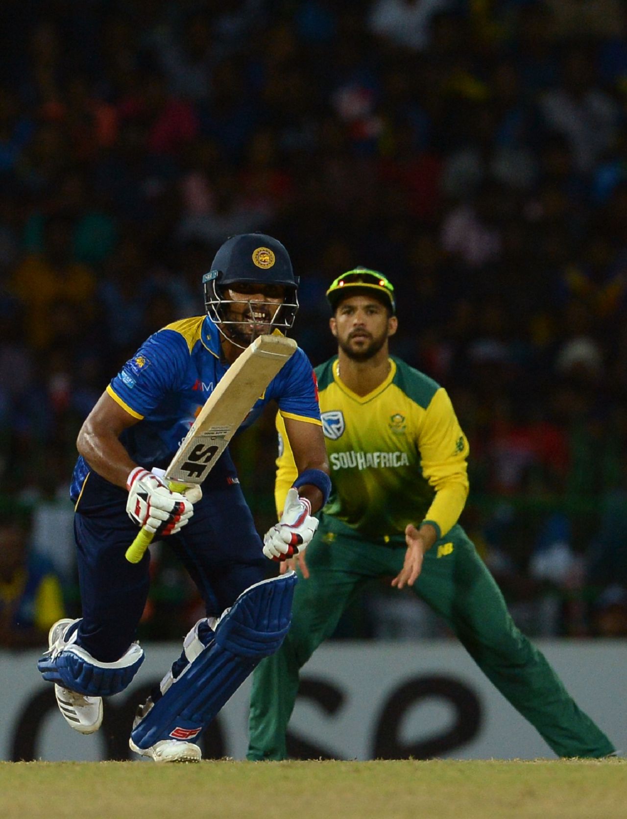 Dinesh Chandimal sets off for a run, Sri Lanka v South Africa, Only T20I, Colombo, August 14, 2018
