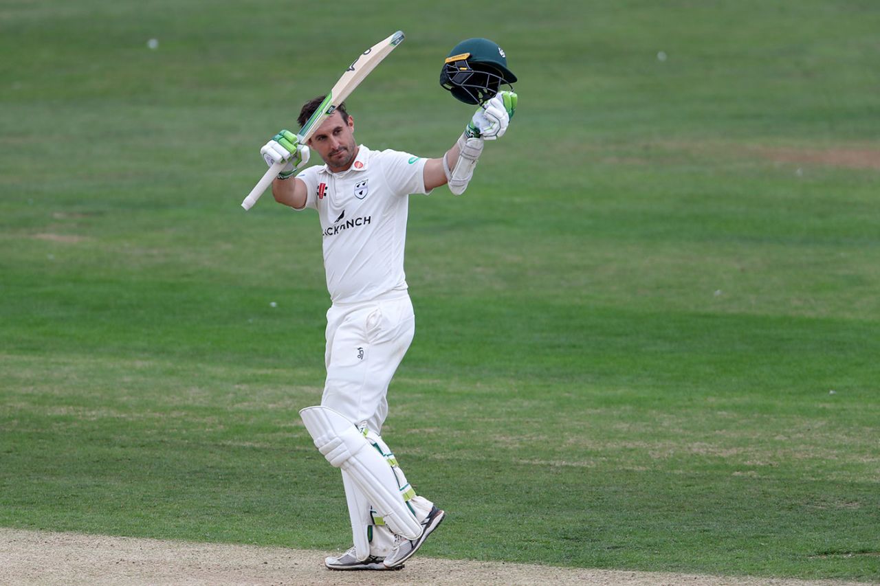 Daryl Mitchell acknowledges his century, Yorkshire v Worcestershire, Specsavers Championship, Division One, Scarborough, August 20, 2018