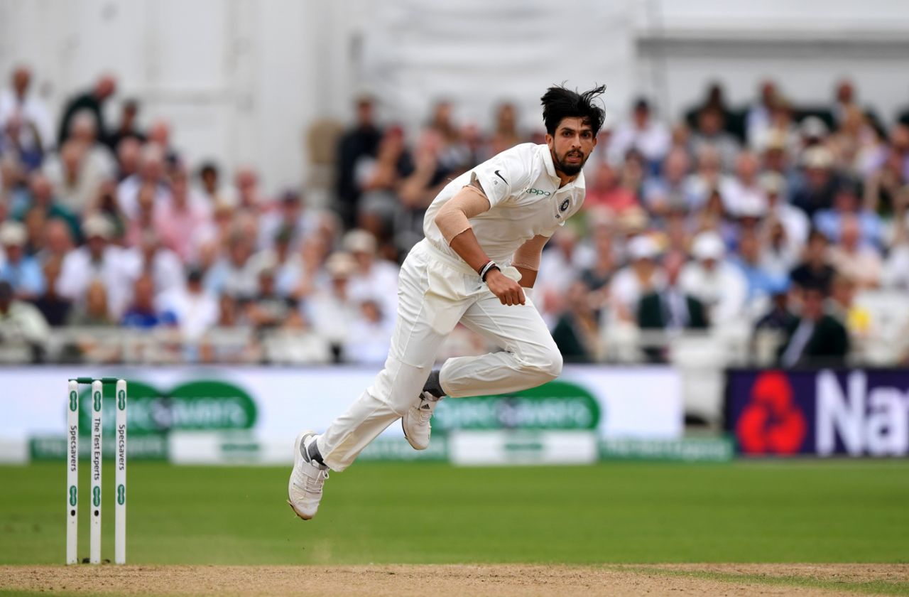 Ishant Sharma in his follow-through, Keaton Jennings is annoyed, England v India, 3rd Test, Trent Bridge, 4th day, August 21, 2018