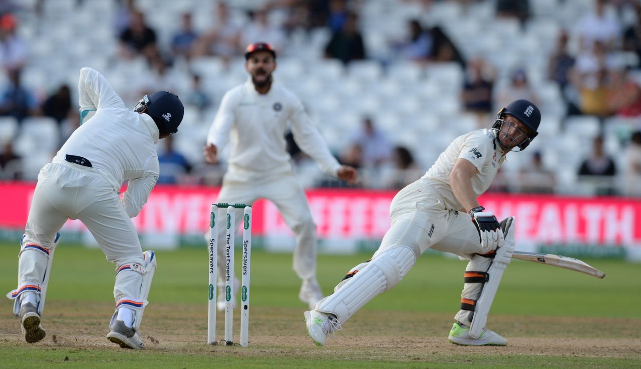 Jos Buttler is nearly bowled through the gate, England v India, 3rd Test, Trent Bridge, 4th day, August 21, 2018
