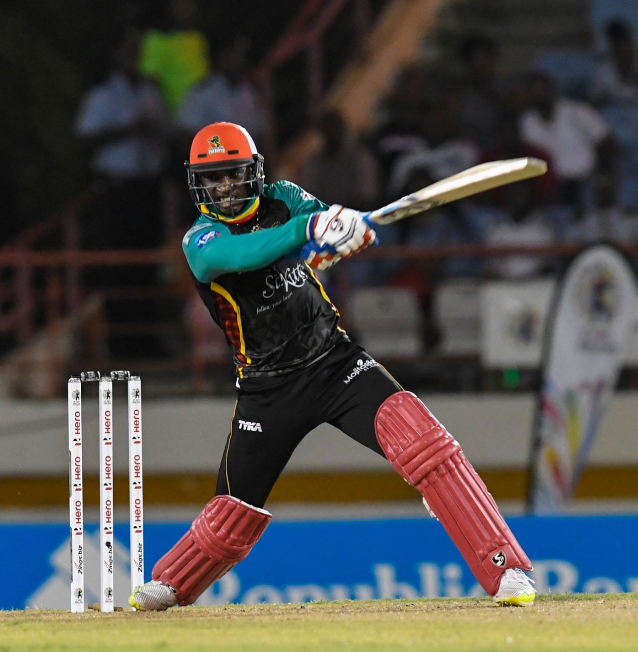 Devon Thomas bunts one away, St Lucia Stars v St Kitts & Nevis Patriots, CPL T20, Gros Islet, August 21, 2018