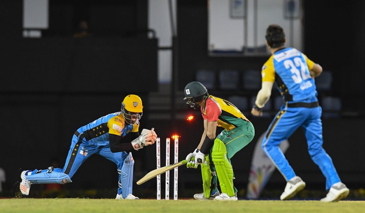 Shoaib Malik is stumped by Andre Fletcher off a full, wide one, St Lucia Stars v Guyana Amazon Warriors, CPL 2018, Gros Islet, August 24, 2018
