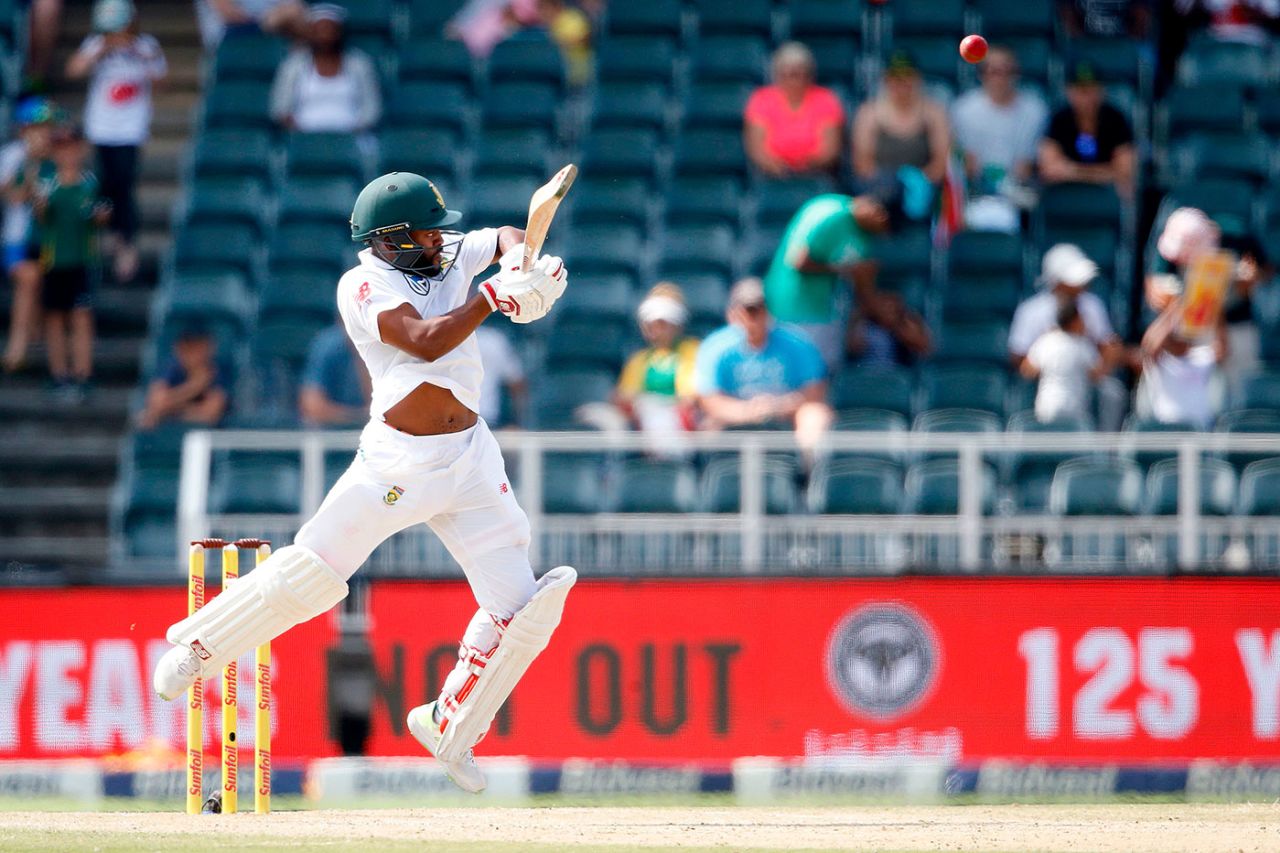 Temba Bavuma gets in the air, South Africa v Australia, 4th Test, 2nd day, Johannesburg, March 31, 2018