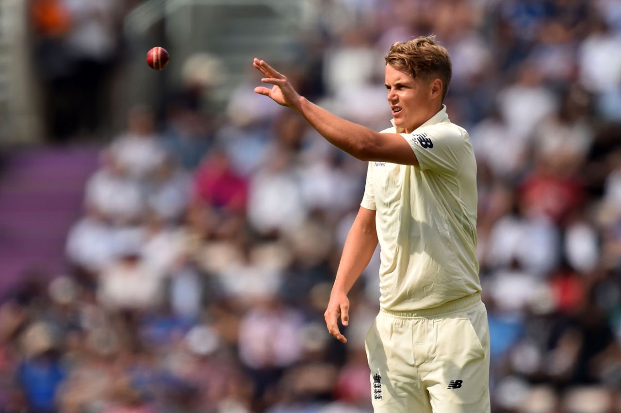 Sam Curran receives the ball at the top of his run-up, England v India, 4th Test, Southampton, 2nd day, August 31, 2018