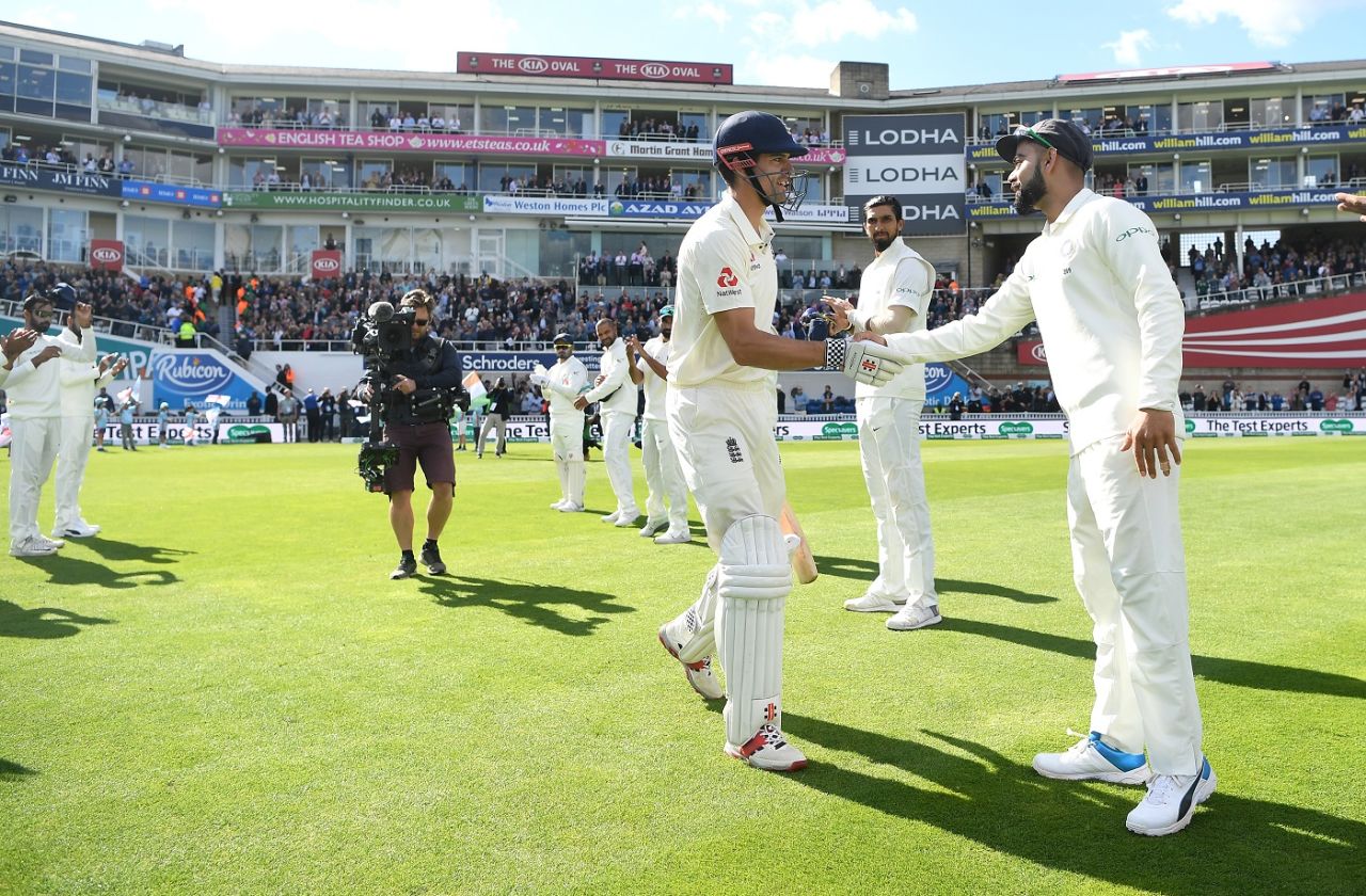 Alastair Cook shakes Virat Kohli's hand at the end of his guard of honour, England v India, 5th Test, The Oval, 1st day, September 7, 2018