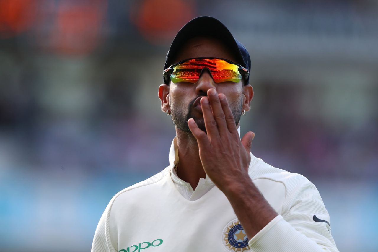 Shikhar Dhawan blows a kiss to the crowd, England v India, 5th Test, The Oval, 1st day, September 7, 2018