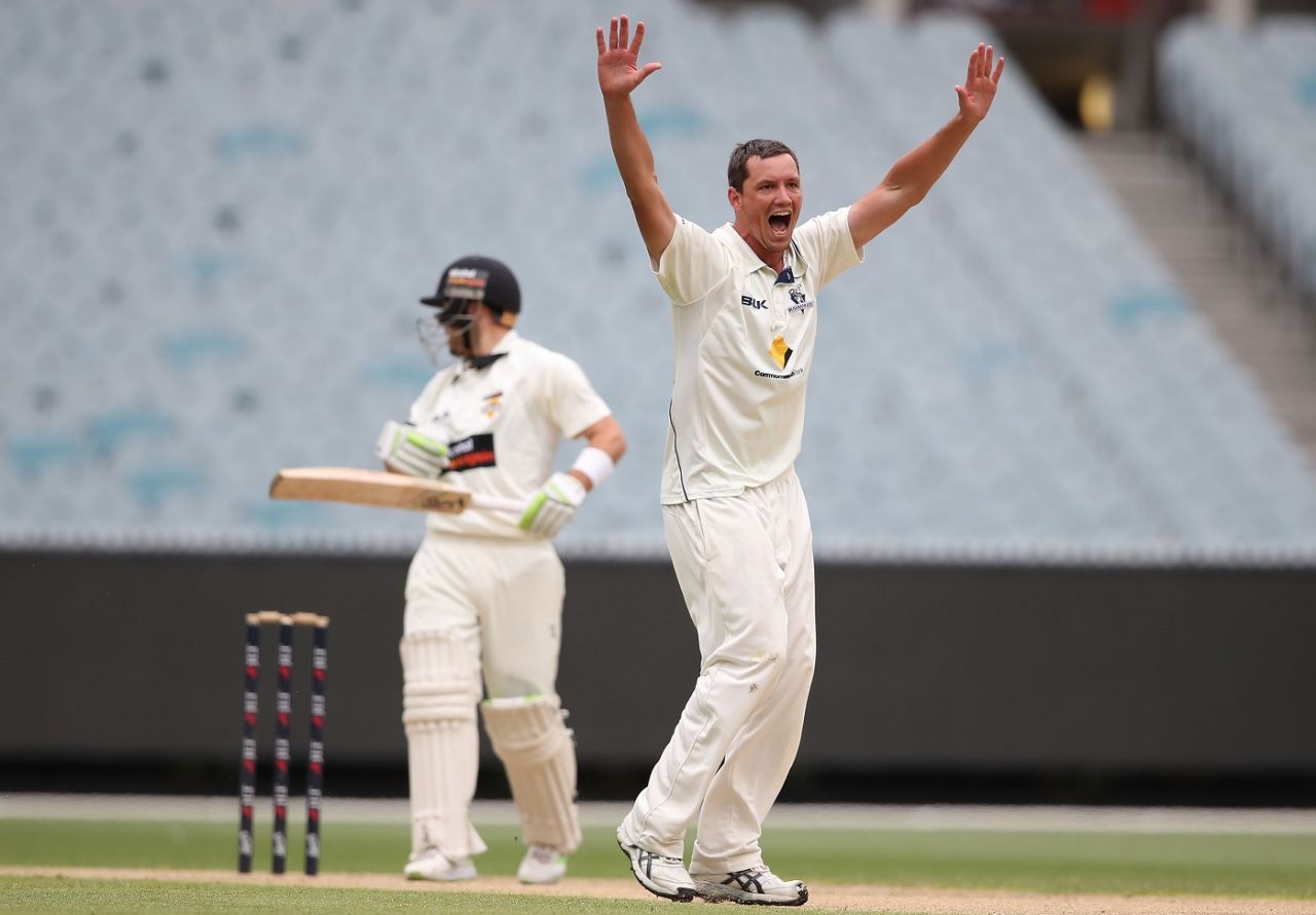 Chris Tremain goes up in appeal, Victoria v Western Australia, Sheffield Shield 2017-18, Melbourne, 1st day, December 3, 2017