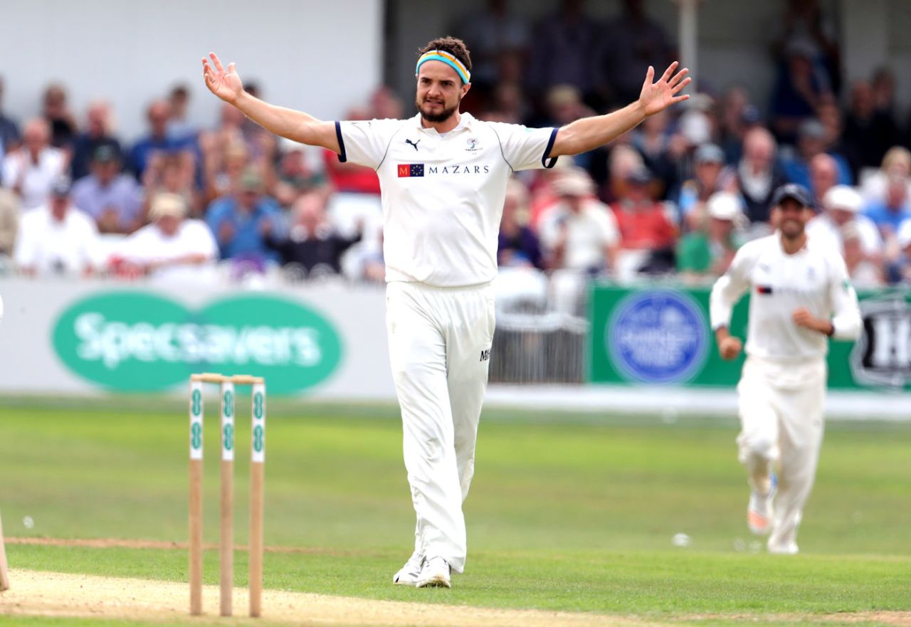 Jack Brooks celebrates the wicket of Tom Fell, Yorkshire v Worcestershire, Specsavers Championship Division One, Scarborough, August 20, 2018