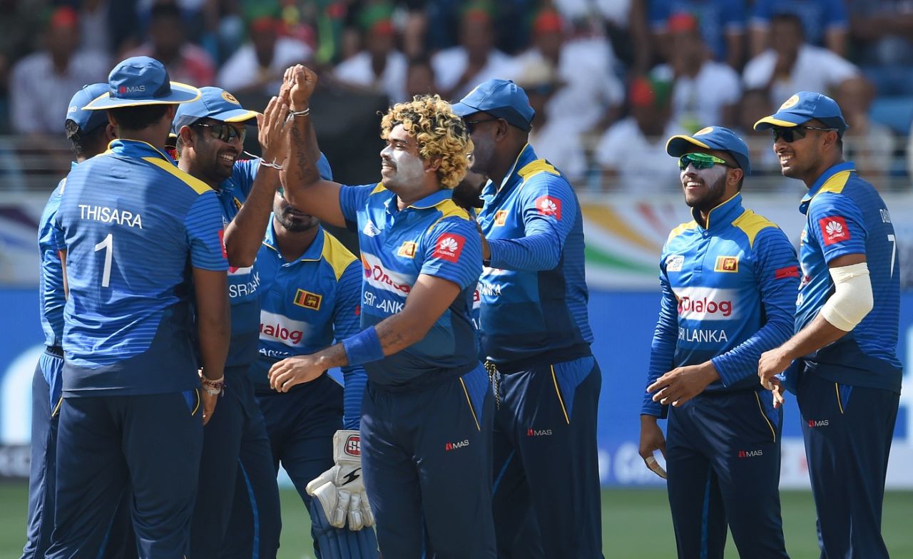 Lasith Malinga celebrates a wicket with the Sri Lankan team, Sri Lanka v Bangladesh, Asia Cup 2018, Dubai, September 15, 2018