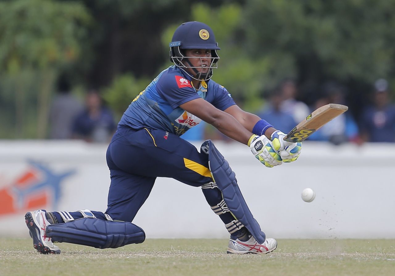 Chamari Atapattu stretches out for a sweep, Sri Lanka v India, 3rd ODI, Katunayake, September 16, 2018 