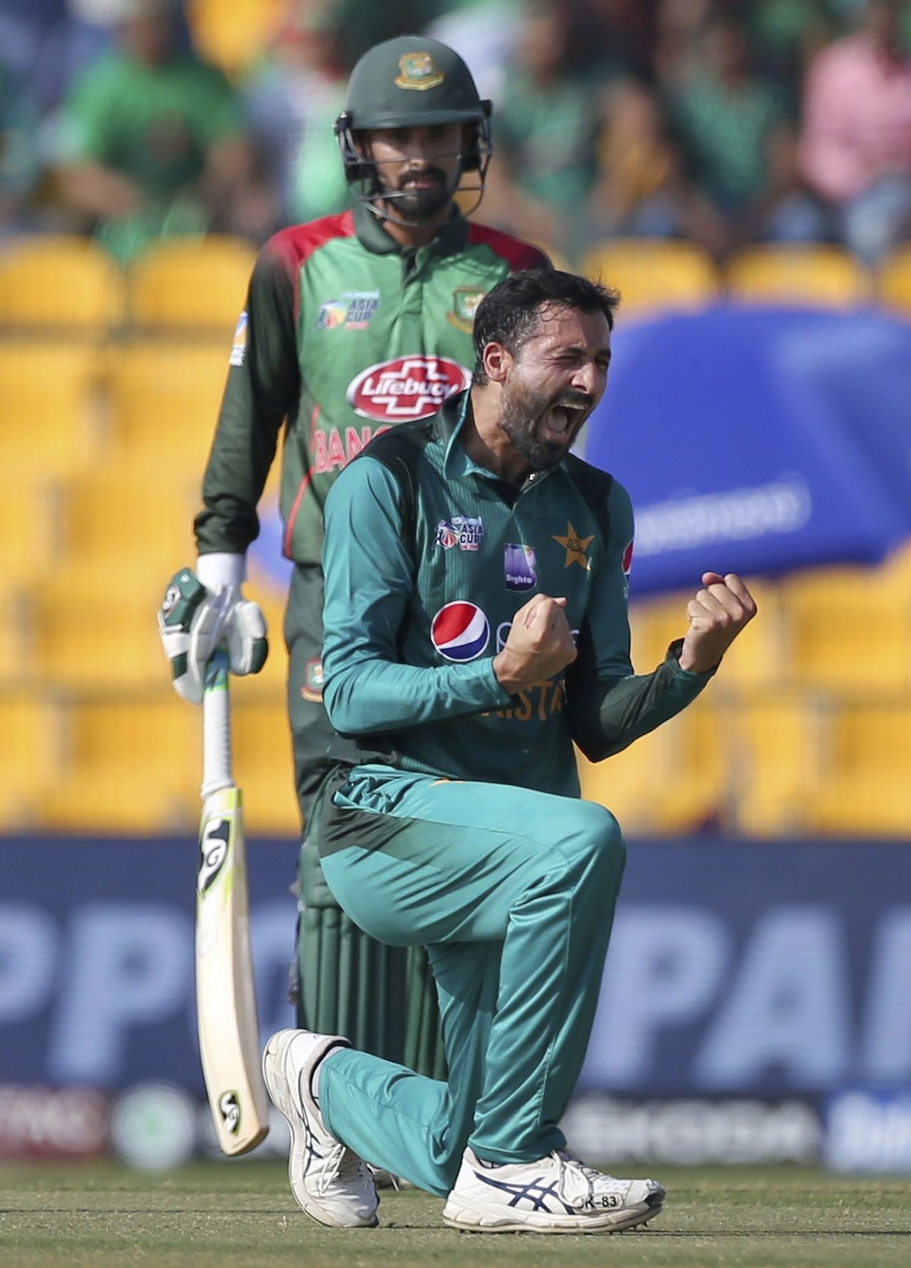 Junaid Khan celebrates a wicket, Bangladesh v Pakistan, Asia Cup 2018, Abu Dhabi, September 26, 2018