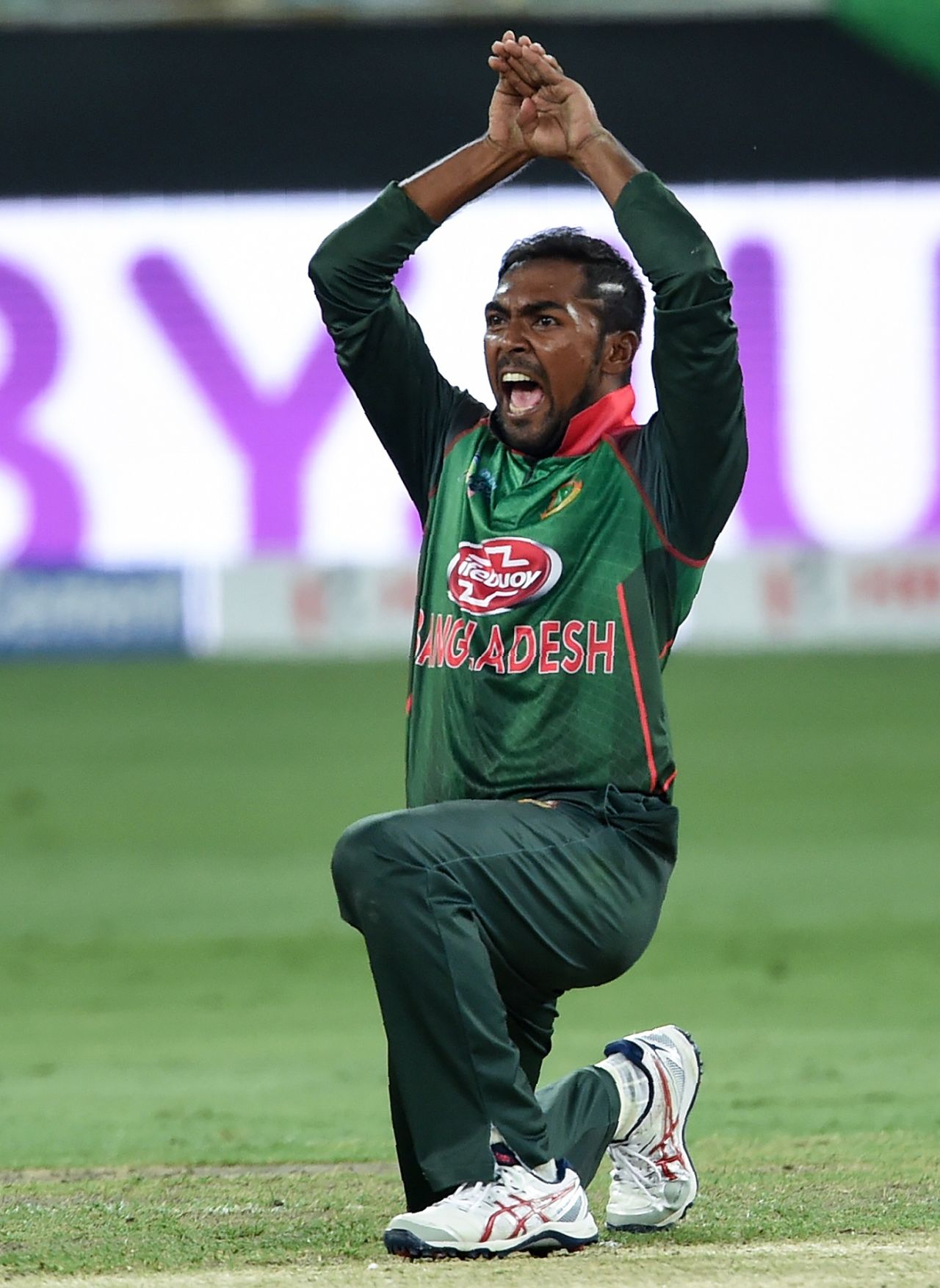 Nazmul Islam brings out the 'naagin' dance after getting Shikhar Dhawan out, Bangladesh v India, Asia Cup final, Dubai, September 28, 2018